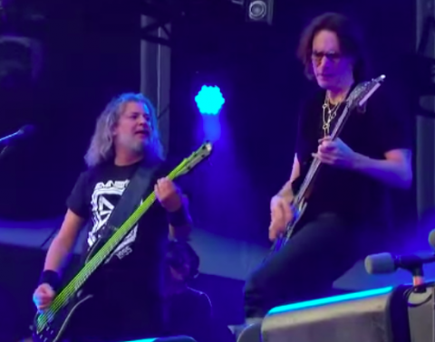 Video: Sepultura & Steve Vai joint performance at Rock in Rio USA