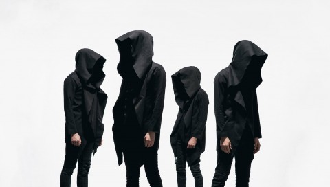 Lithuanians Au-Dessus release their debut video "VI"
