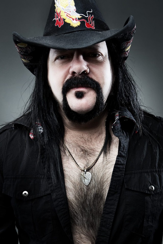 Ex-Pantera and Hellyeah drummer Vinnie Paul passes away