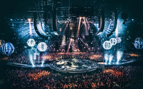 State-of-the-art approach: Review of "Muse: Drones World Tour" concert film