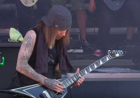 Video: 100 guitarists joined Children of Bodom’s frontman on stage
