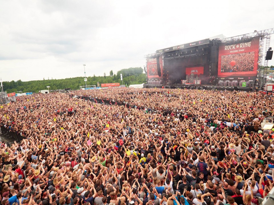 Rock am Ring &mdash; Rock Am Ring Festival resumes after evacuation due to possible terrorist threat